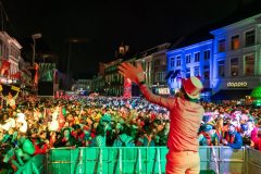 240211_225_Hossen-op-de-Markt-Marcel