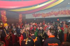 241116-00012_Feest-Mezz-Marijn